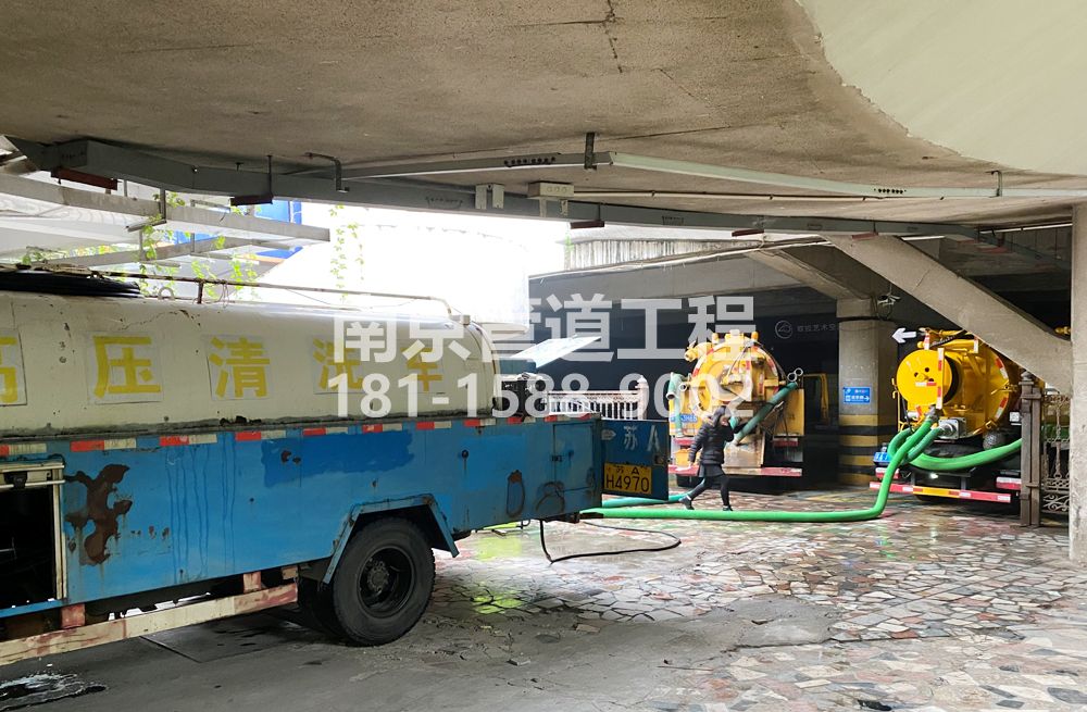 273青浦商场地下室污水清理